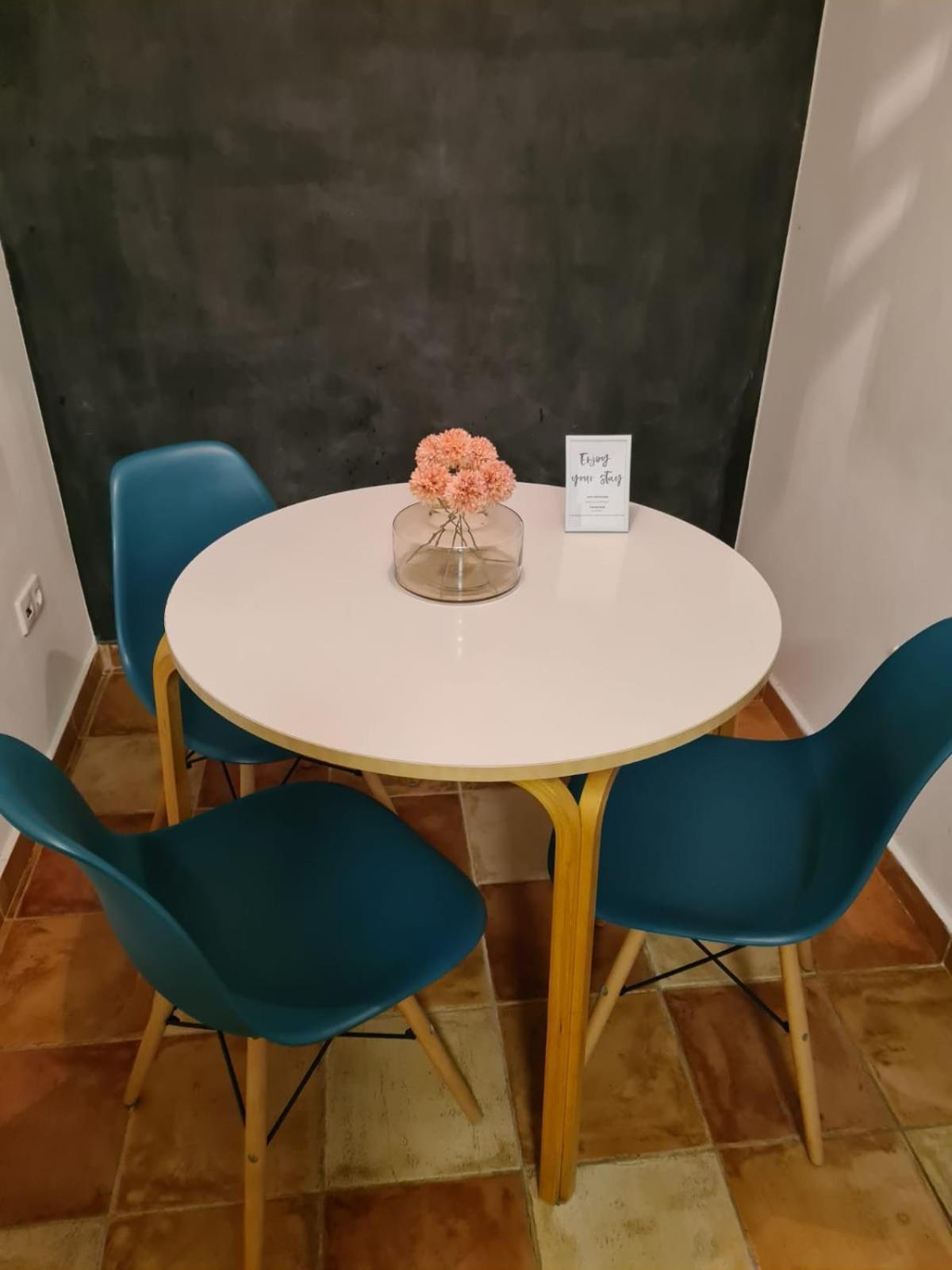 Apartament Max's Downtown Oasis *
